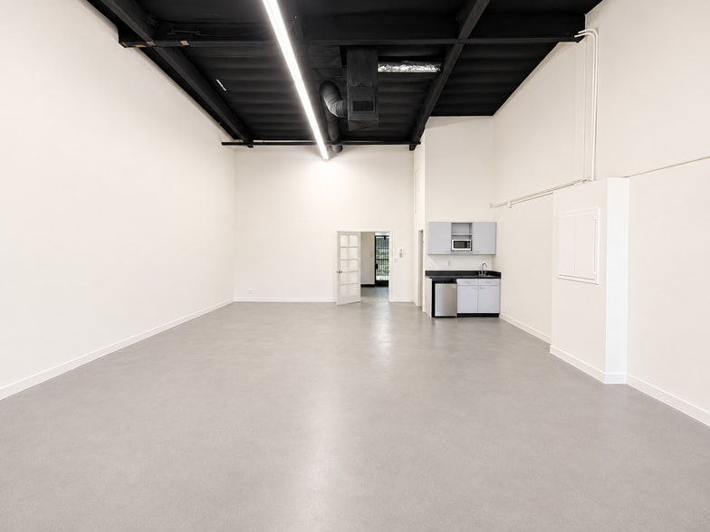 More Photos Of 9035 Eton Ave, Canoga Park Unknown For Lease