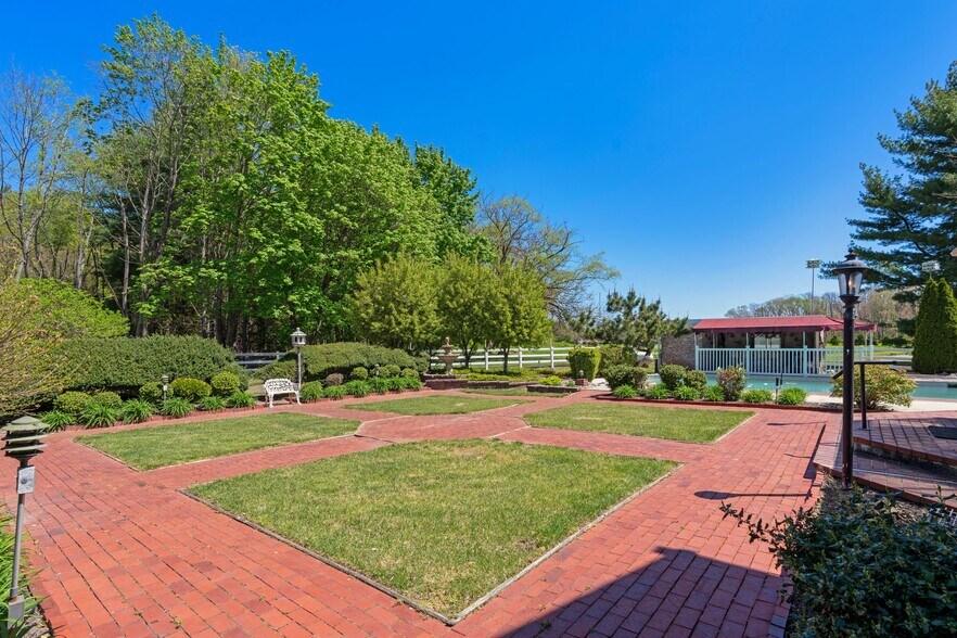 More Photos Of 1445 Catawba Ave, Newfield Service For Sale