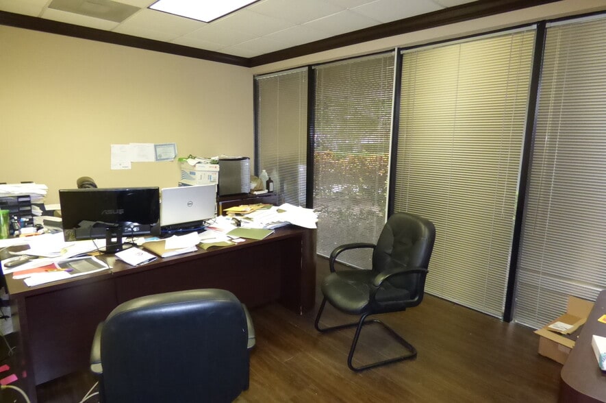 More Photos Of 3333 W Commercial Blvd, Fort Lauderdale Medical For Sale