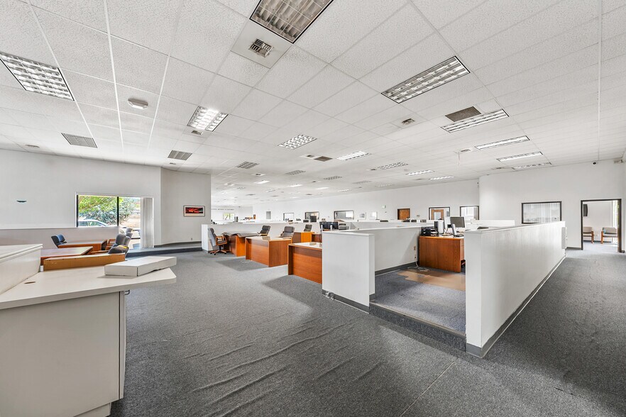 More Photos Of 2090 Commerce Dr, Medford Office For Lease