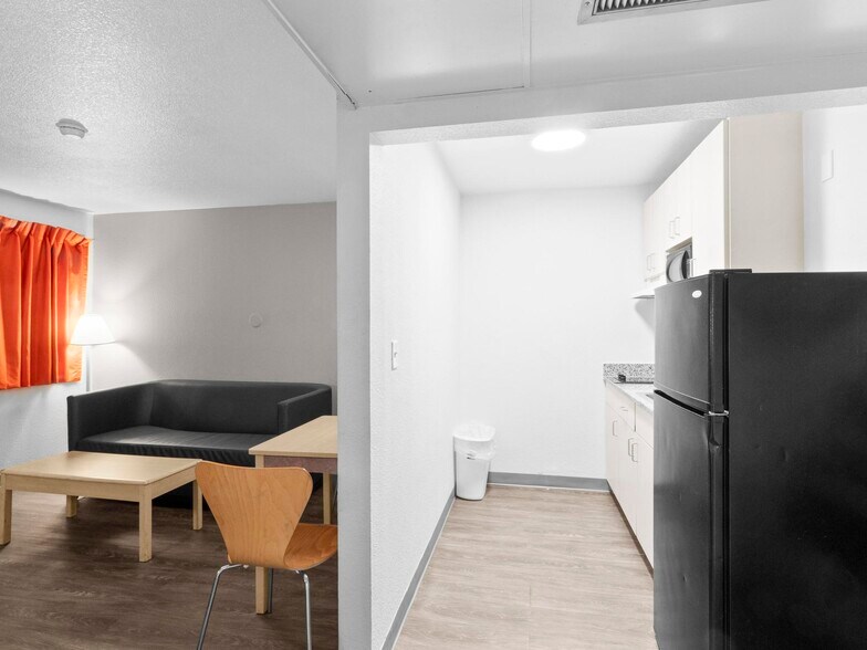 More Photos Of 1150 Wilkins Cir, Casper Hotel For Sale