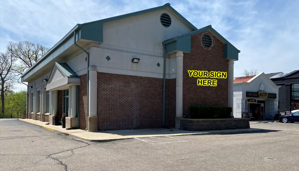 Primary Photo Of 35 W Long Lake Rd, Bloomfield Hills Bank For Lease