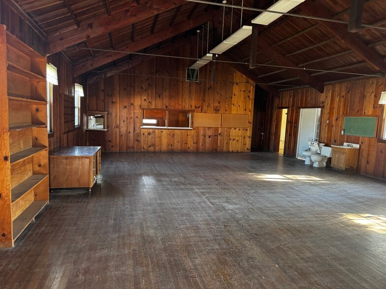 More Photos Of 600 E Hermosa St, Lindsay Religious Facility For Sale