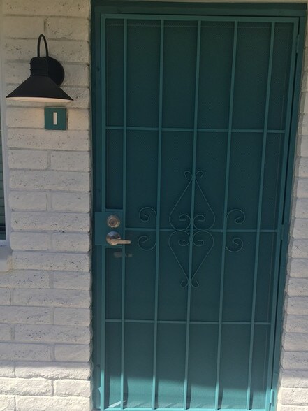 More Photos Of 718 W Hazelwood St, Phoenix Apartments For Sale