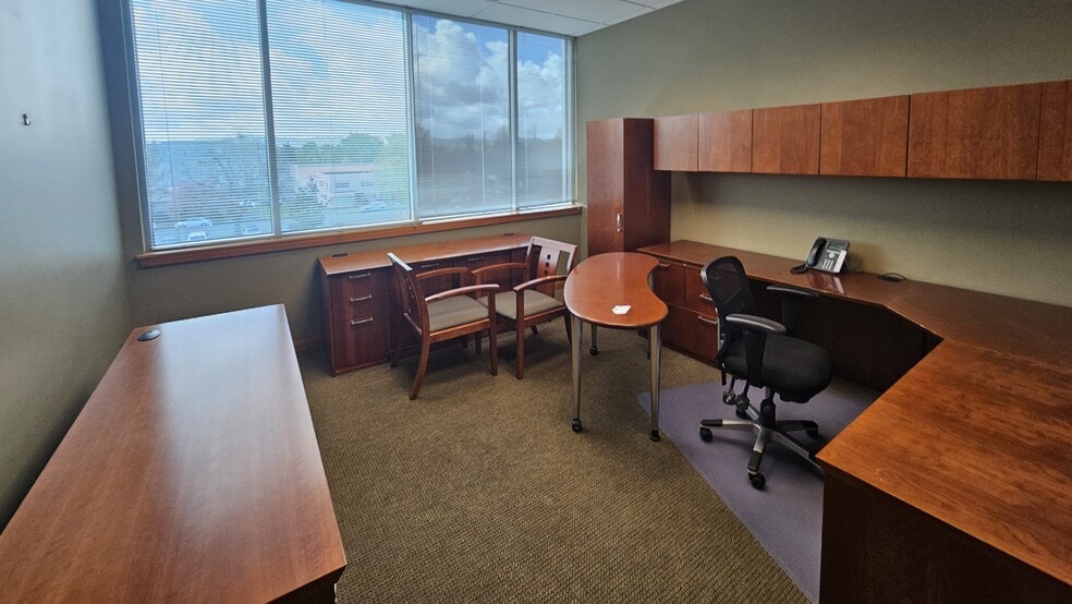 More Photos Of 1700 Hudson St, Longview Office For Lease