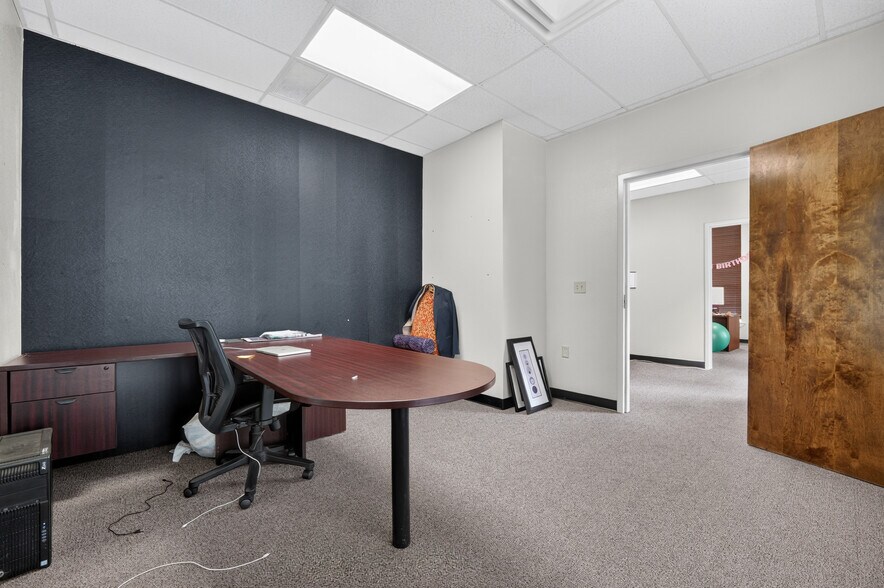 More Photos Of 14603 Huebner Rd, San Antonio Office For Lease