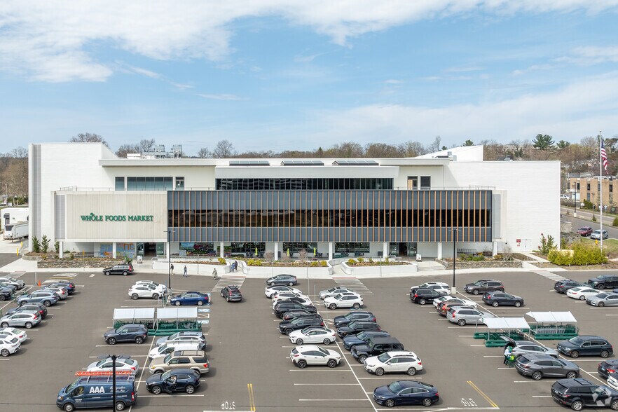 More Photos Of 110 High Ridge Rd, Stamford Supermarket For Lease