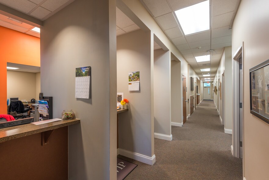 More Photos Of 897 Von Kolnitz Rd, Mount Pleasant Medical For Lease