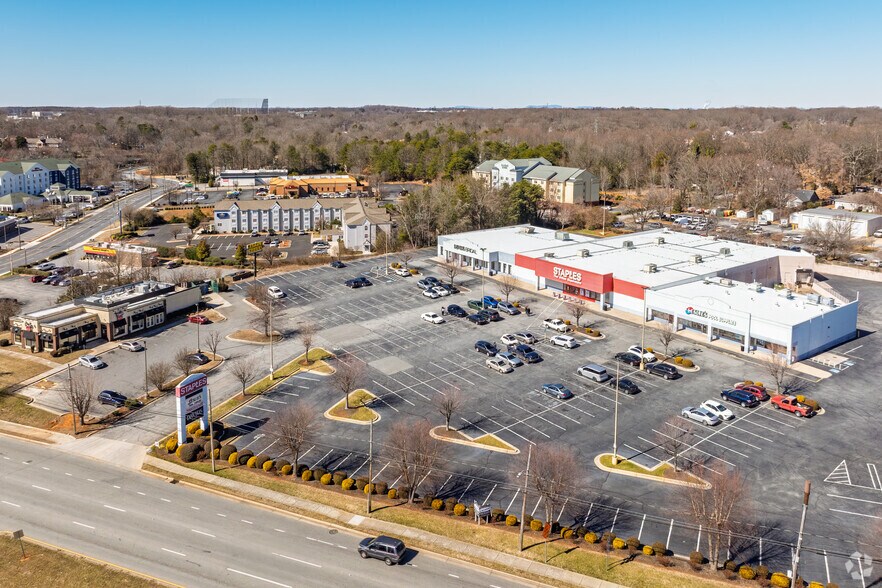 More Photos Of 4216-4216 W Wendover Ave, Greensboro Freestanding For Lease