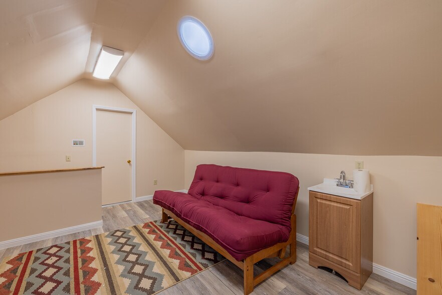 More Photos Of 1941 Euclid Ave, Bristol Medical For Sale