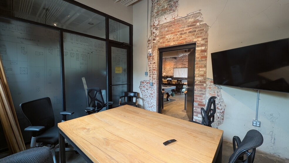 More Photos Of 500 E Davie St, Raleigh Restaurant For Lease