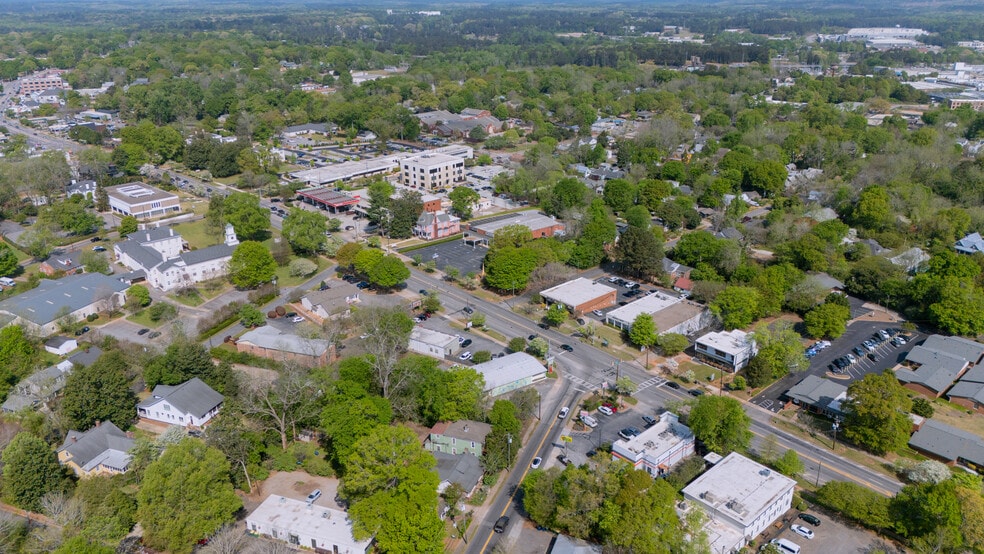 More Photos Of 823 Prince Ave, Athens Freestanding For Sale