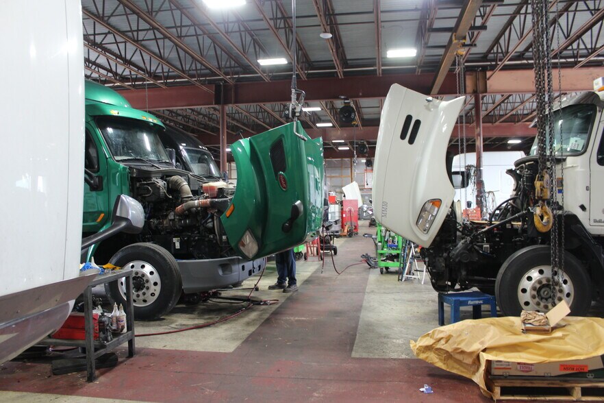 More Photos Of 9140 Canal Rd, Gulfport Light Distribution For Sale