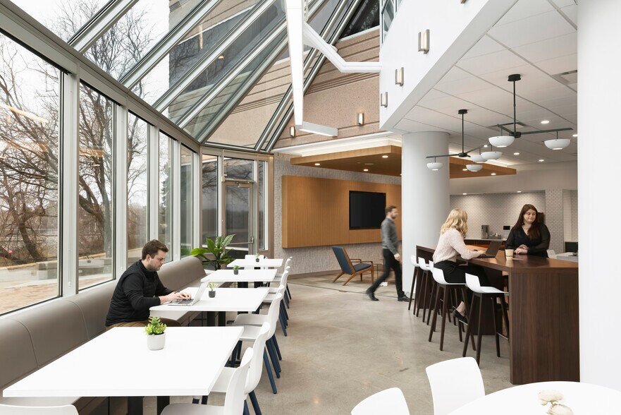 More Photos Of 7500 Flying Cloud Dr, Eden Prairie Office For Lease