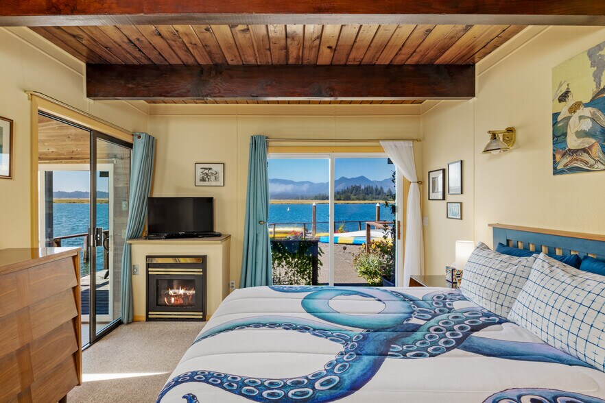 More Photos Of 580 Marine Dr, Wheeler Hotel For Sale