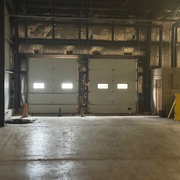 More Photos Of 2316 W Everett St, Appleton Warehouse For Sale