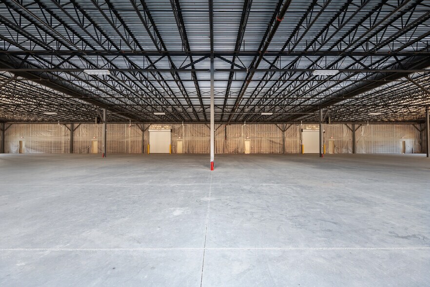 More Photos Of 2810 Procurement Cir, Fayetteville Flex For Lease