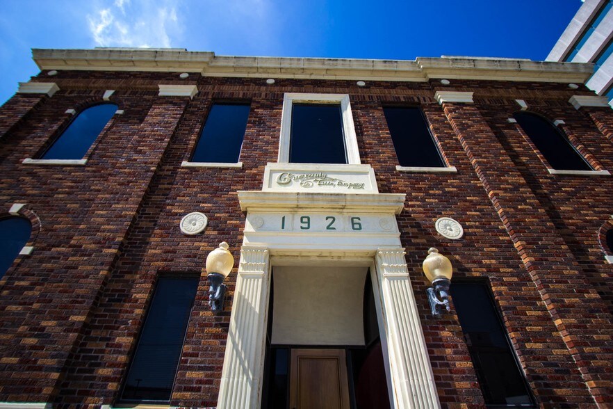 More Photos Of 921 N Chaparral St, Corpus Christi Office For Lease