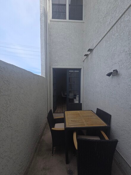 More Photos Of 471 N Old Newport Blvd, Newport Beach Medical For Lease