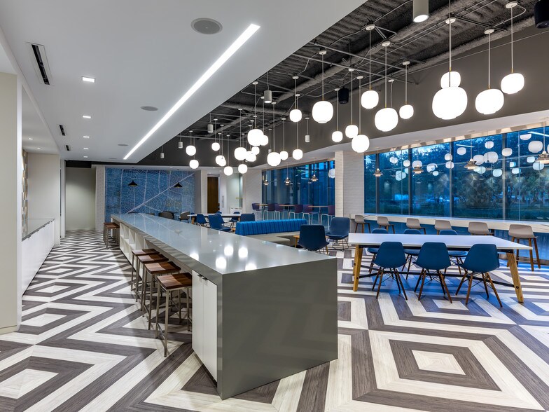 More Photos Of 585 N Dairy Ashford Rd, Houston Office For Lease