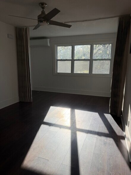 More Photos Of 1201 E University Ave, Gainesville Freestanding For Sale