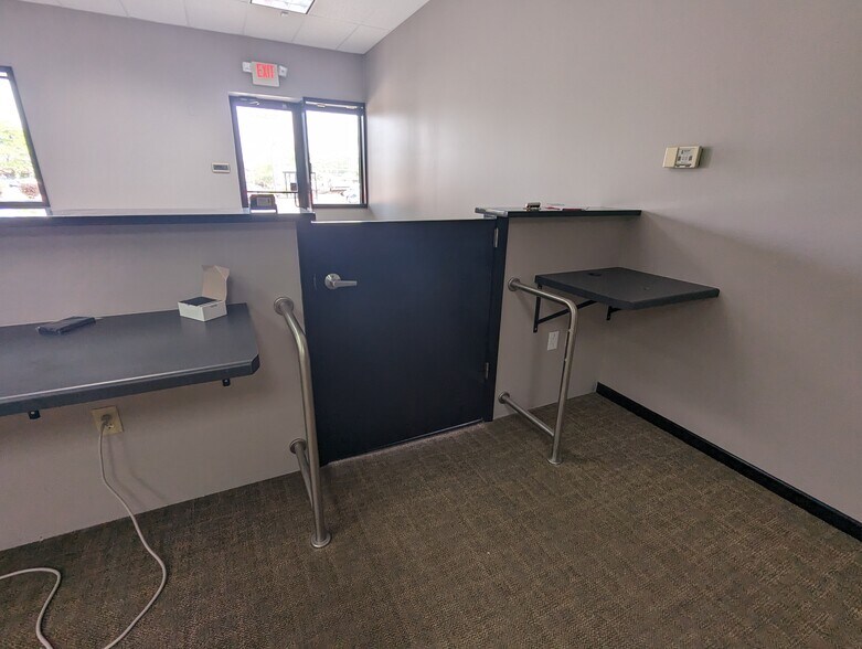 More Photos Of 7528A Pershing Blvd, Kenosha General Retail For Lease