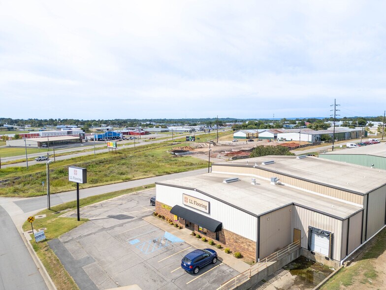More Photos Of 2801 McKinley Ave, Fort Smith Warehouse For Lease