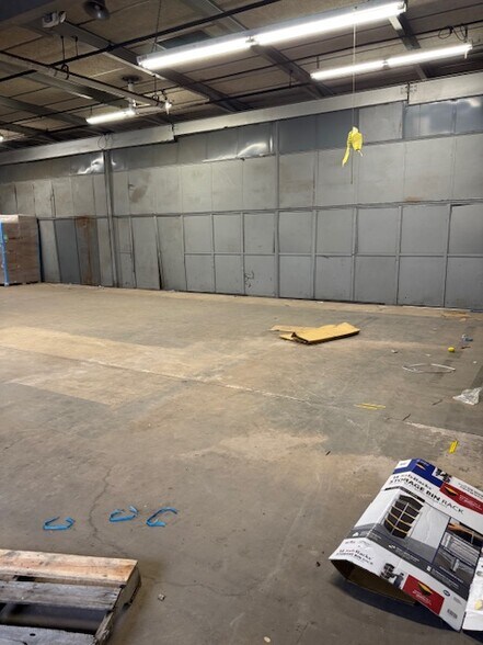More Photos Of 35 Brown Ave, Springfield Warehouse For Lease