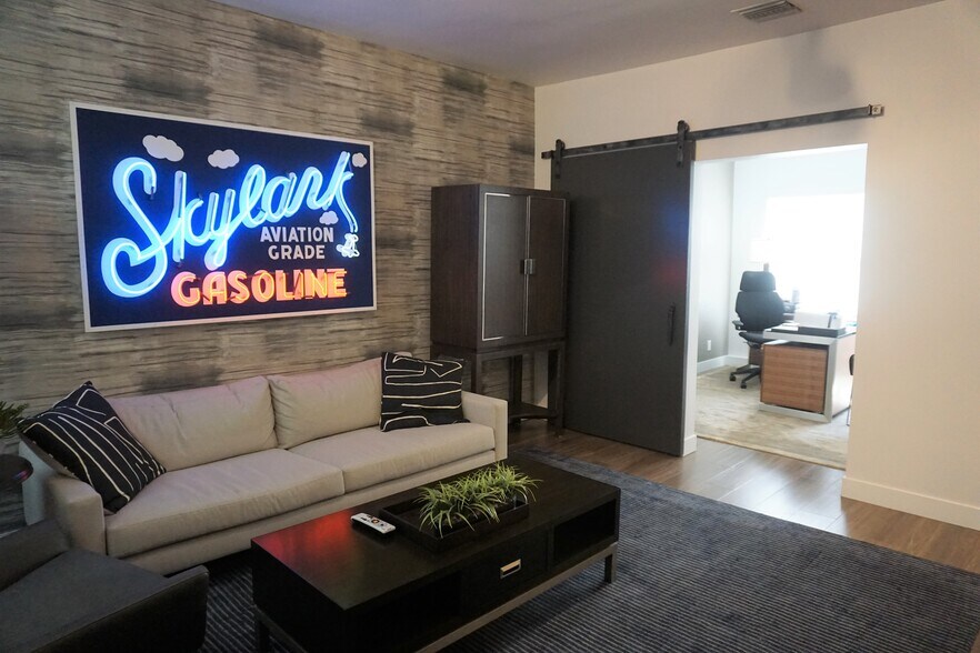 More Photos Of 449-451 N Canon Dr, Beverly Hills Unknown For Lease