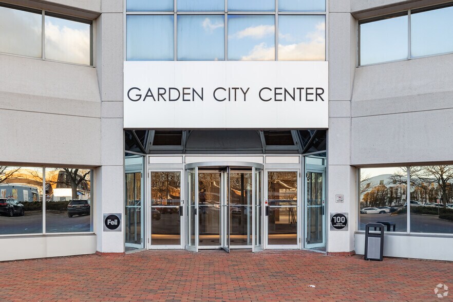 More Photos Of 100 Quentin Roosevelt Blvd, Garden City Office For Lease