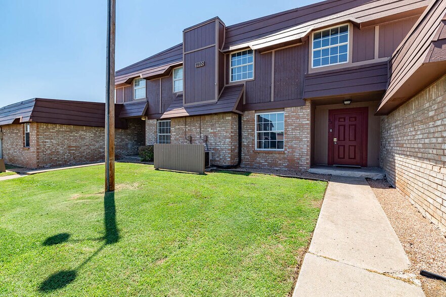 More Photos Of 7404 Lyrewood Ln, Oklahoma City Apartments For Sale