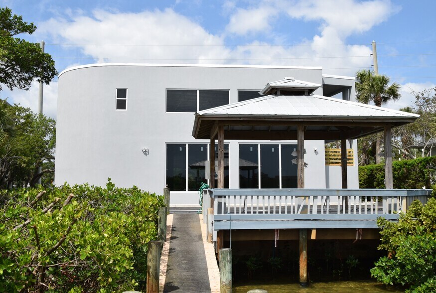 More Photos Of 951 Alternate A1A, Jupiter Freestanding For Lease