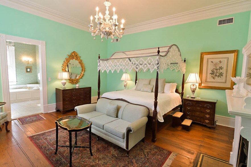 More Photos Of 117 Broad St, Charleston Hotel For Sale