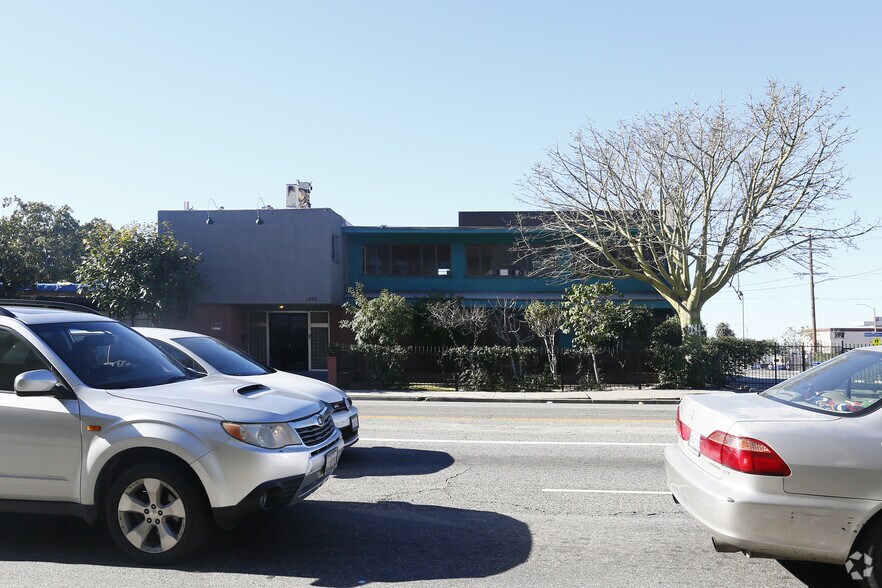 More Photos Of 1660 Beverly Blvd, Los Angeles Unknown For Lease