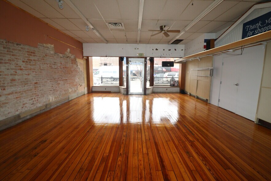 More Photos Of 1651 Washington St, Blair Storefront For Sale