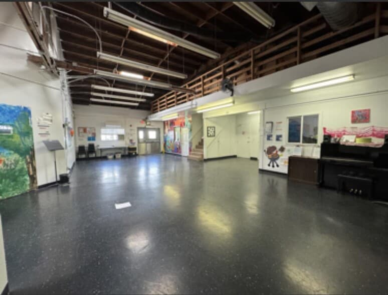 More Photos Of 3827 W Rosecrans Ave, Hawthorne Storefront For Lease