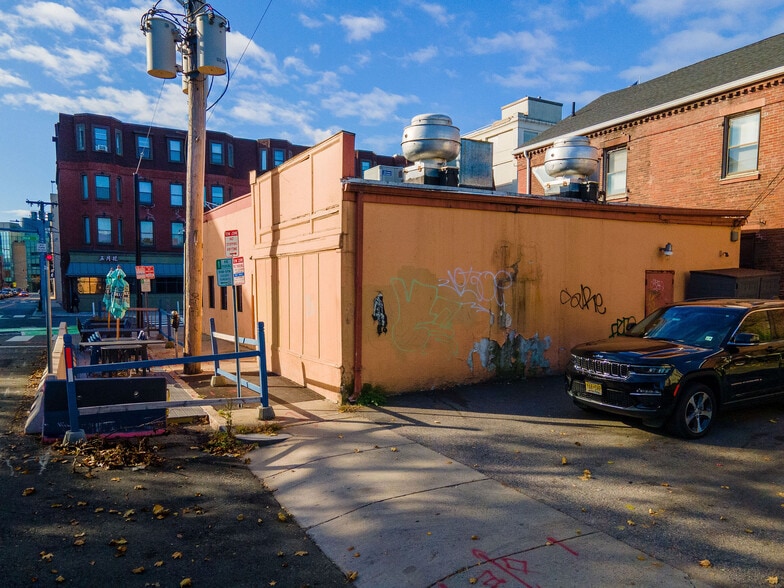 More Photos Of 781-783 Main St, Cambridge Service For Sale