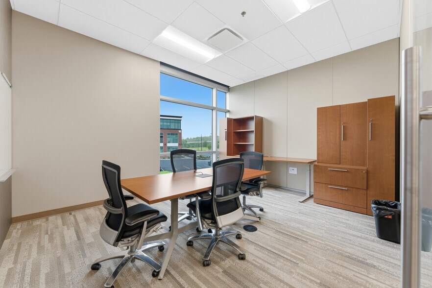 More Photos Of 423 Fortress Blvd, Morgantown Office For Sale