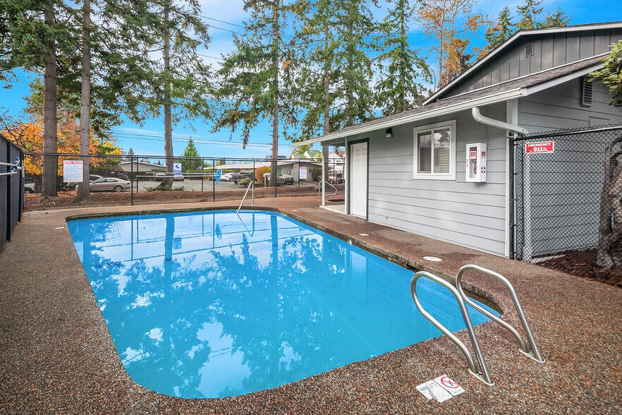 More Photos Of 23006 30th Ave S, Des Moines Apartments For Sale