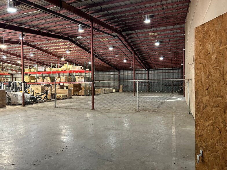 More Photos Of 11607 Memorial Pky, Huntsville Warehouse For Sale