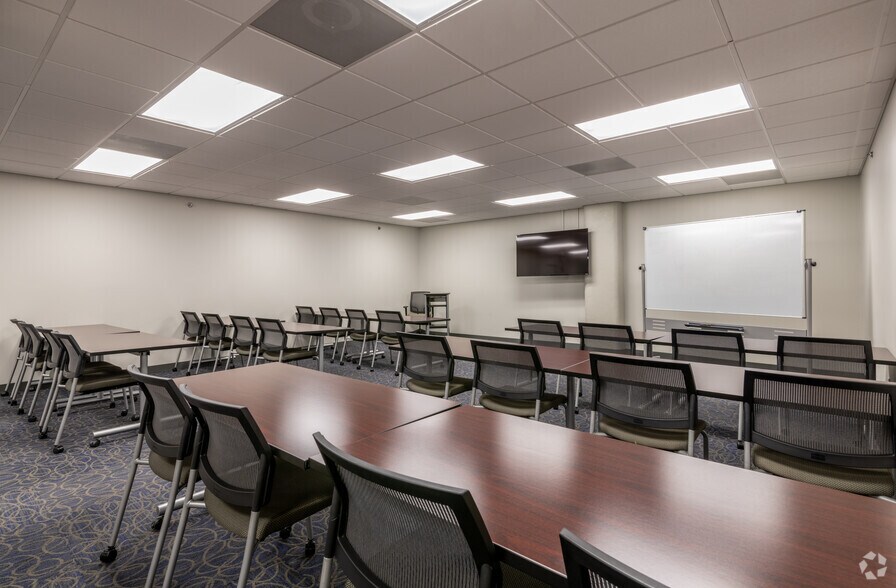 More Photos Of 370 Main St, Worcester Office For Lease