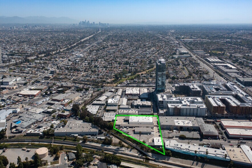 More Photos Of 3249 S La Cienega Blvd, Culver City Unknown For Lease