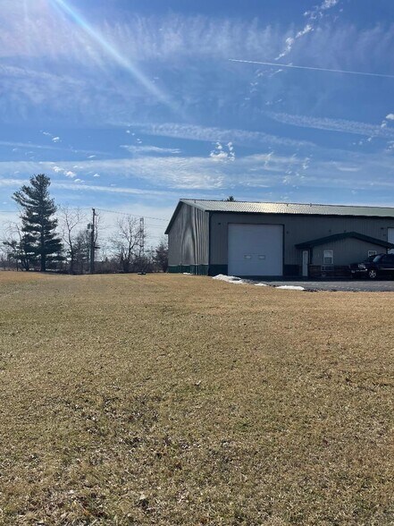 More Photos Of 12641-12647 Old Plank Dr, New Lenox Warehouse For Lease