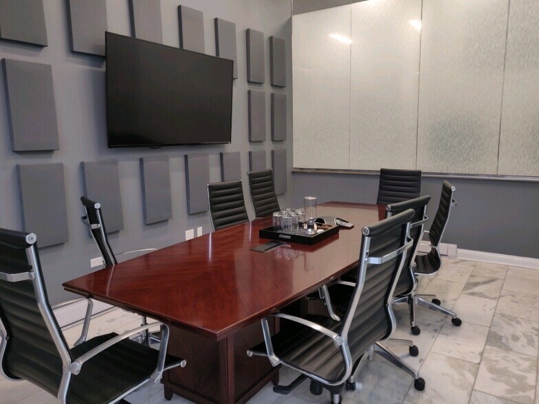 More Photos Of 19-27 N Green St, Chicago Loft Creative Space For Sale