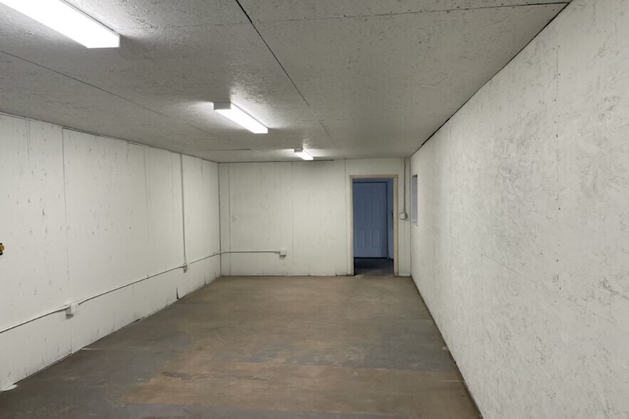 More Photos Of 4139 State Highway 150, Evanston Warehouse For Lease