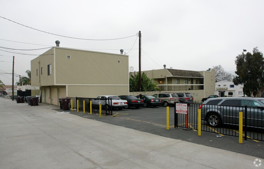 More Photos Of 1519-1521 W Glenoaks Blvd, Glendale Storefront Retail Residential For Lease