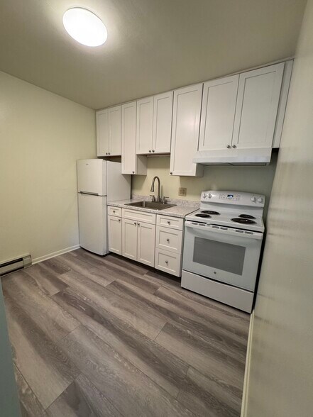 More Photos Of 610 W Poplar St, Zionsville Apartments For Sale