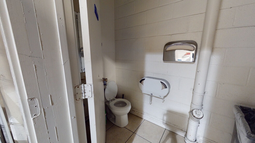 More Photos Of 415 E 10th St, Pittsburg Warehouse For Sale