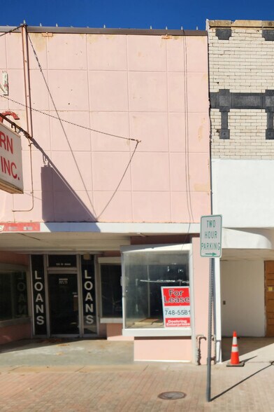 More Photos Of 125 W Main St, Ardmore Storefront For Lease