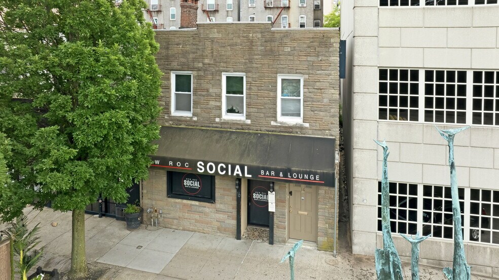 Primary Photo Of 16 Memorial Hwy, New Rochelle Storefront Retail Office For Sale